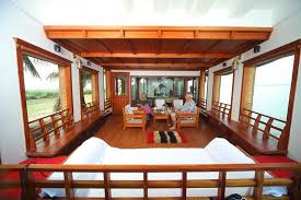 Deluxe HouseBoat